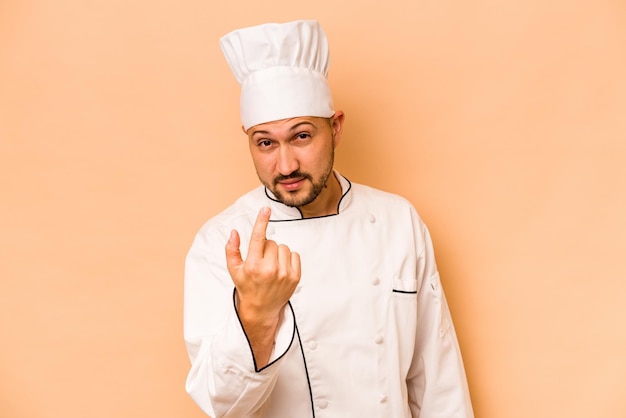 Met de vinger naar je wijzend alsof uitnodigend dichterbij komt