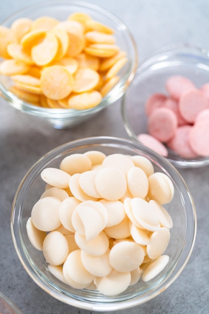 Met Pasen Chocolade Bedekte Pretzel Konijnen En Eendjes