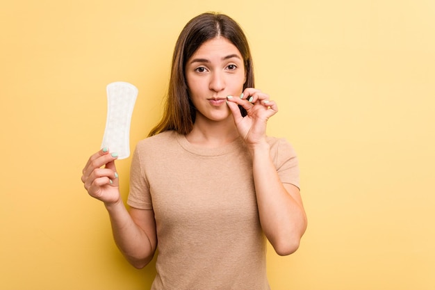 Met vingers op de lippen een geheim bewaren