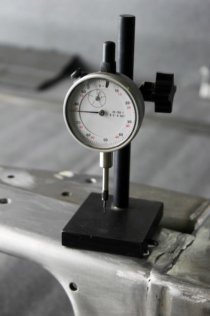 metal measuring instrument