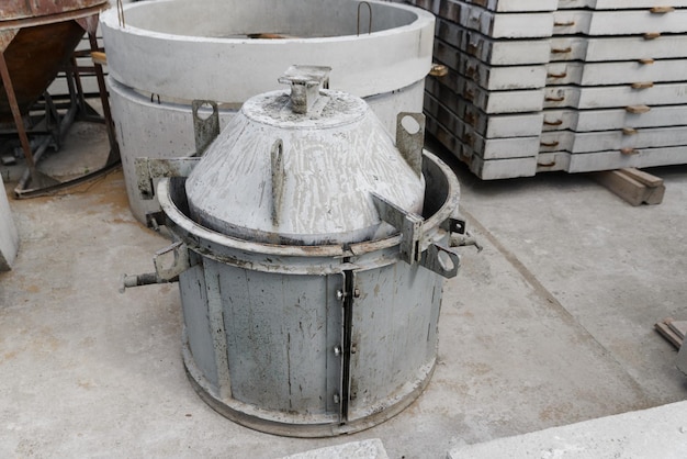 Metal mold for the production of reinforced concrete rings prepared for pouring concrete