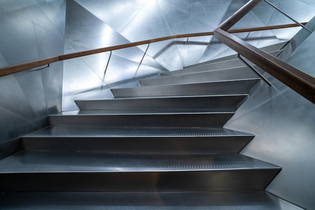 Photo metal stairs with a modern and futuristic design