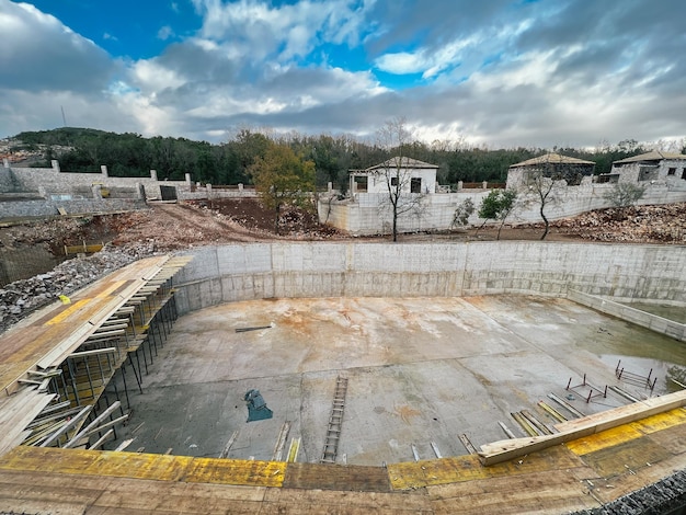 Metal structures for the construction of the foundation for a multistorey building