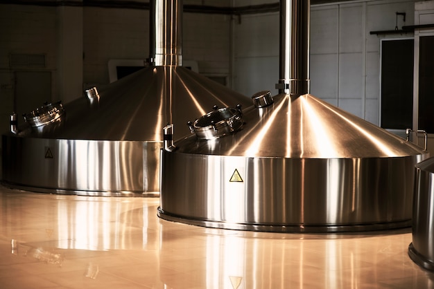 Metallic tanks for beer storage