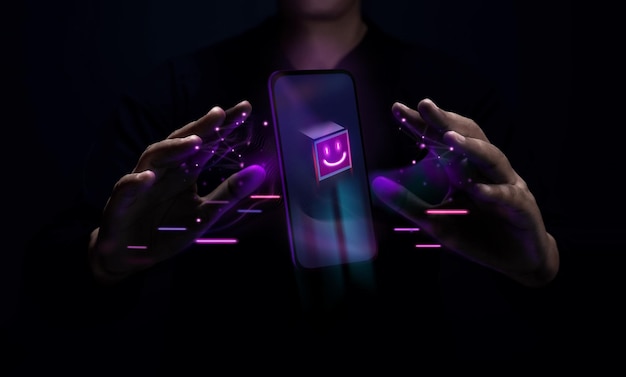 Concetti di tecnologia metaverse e blockchain esperienze di metaverse mondo virtuale tramite smartphone tono futuristico mano levitante telefono cellulare