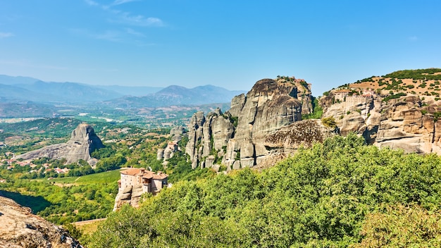 Meteora in Griekenland. Grieks landschap, schilderachtig panoramisch uitzicht