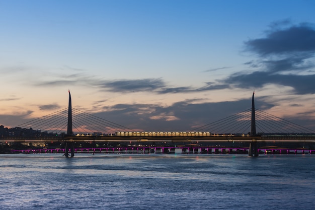 Metro brug, Istanboel