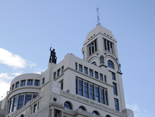 Metropolis Building, an example of Romanesque, Beaux-Arts and Romanesque Revival architecture, at Calle de Alcala and Gran Via in Madrid, Spain, Europe