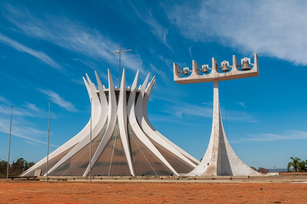 Foto cattedrale metropolitana brasilia df brasile il 14 agosto 2008 dall'architetto oscar niemeyer