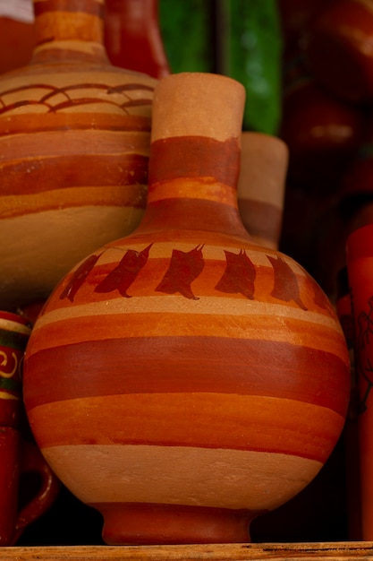 Foto mexicaanse cultuur met beschilderde potten