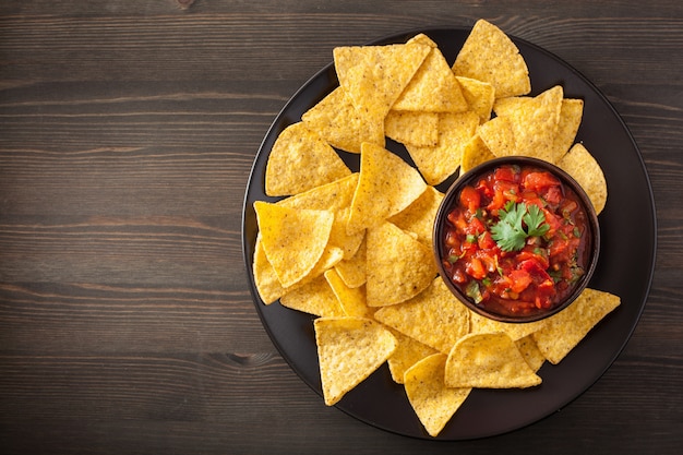 Mexicaanse salsadip en nachos tortillachips