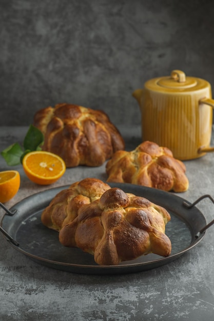 Pan de muertos messicano per il giorno dei morti vista dall'alto