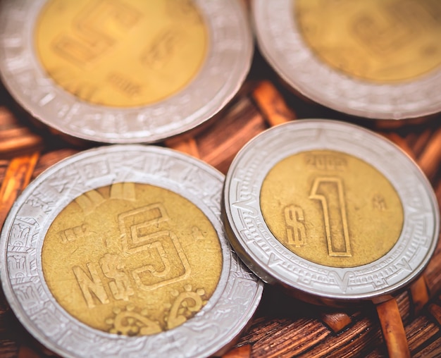 メキシコペソmxnはメキシコのコインの写真をクローズアップ