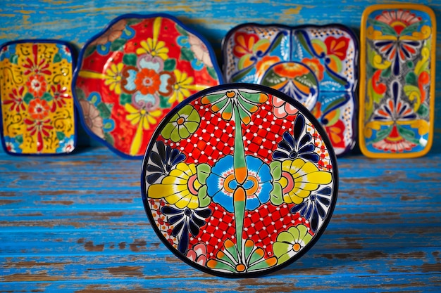 Mexican pottery Talavera style of Mexico