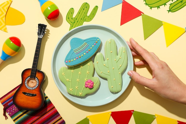 Mexican symbols in the form of gingerbread on a plate.