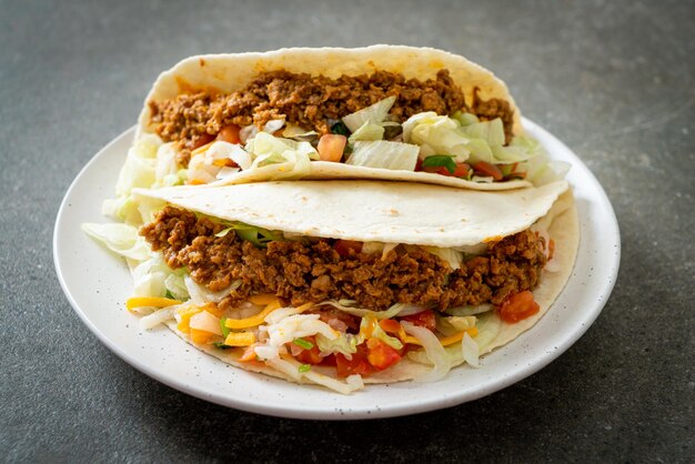 Mexican tacos with minced chicken