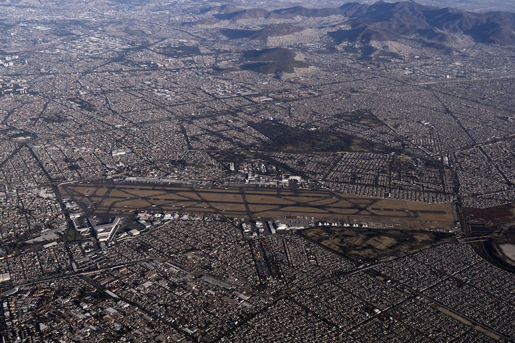 Photo メキシコ シティ の 空港 地域 の 空中 の パノラマ