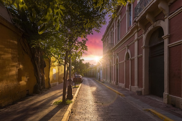 Mexico Mazatlan Kleurrijke oude stadsstraten in het historische stadscentrum nabij de promenade en stranden van Malecon