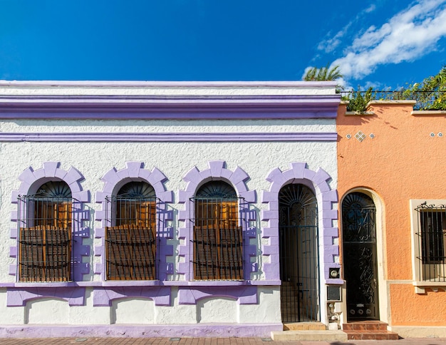 Mexico Mazatlan Kleurrijke oude stadsstraten in het historische stadscentrum