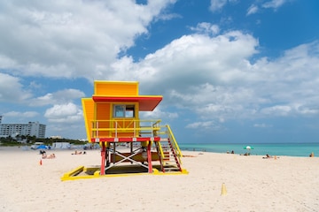 Premium Photo  Miami beach florida usa march 19 2021 south beach