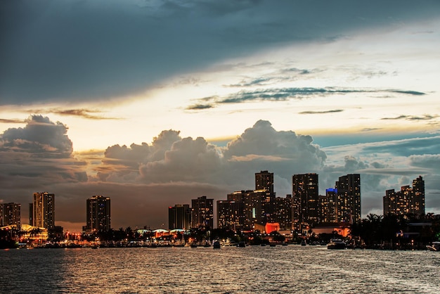 Miami skyline bij nacht panoramisch beeld Miami nacht downtown stad Florida