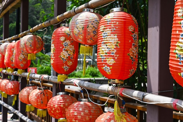 Miaoli Taiwan 12 april 2021 Rode lantaarns hangen buiten