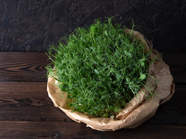 Фото Микрозелень в крафт-пакете — экологически чистая пищевая добавка для правильного питания и улучшения качества жизни