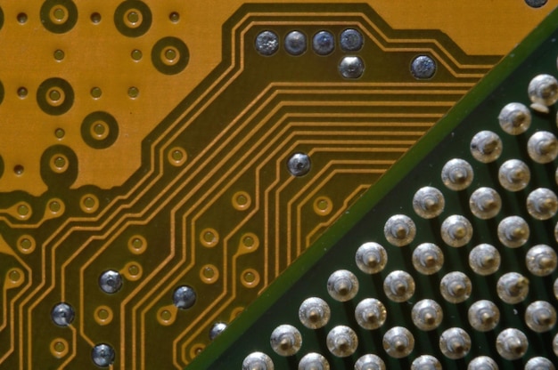 マザーボードのマイクロ回路の背景にあるマイクロプロセッサ