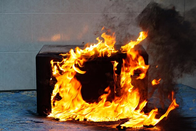 Photo microwave oven on fire the concept of fire in the kitchen