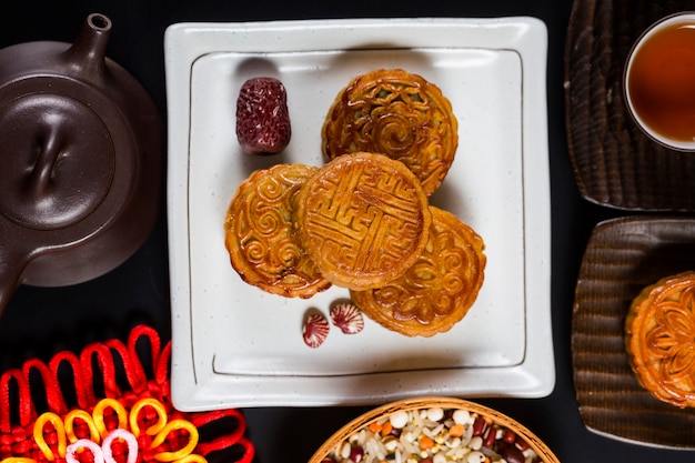 Mid autumn festival chinese traditionele gebakjes mooncake