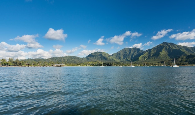 Middagzicht op Hanalei Bay en Pier op Kauai Hawaii