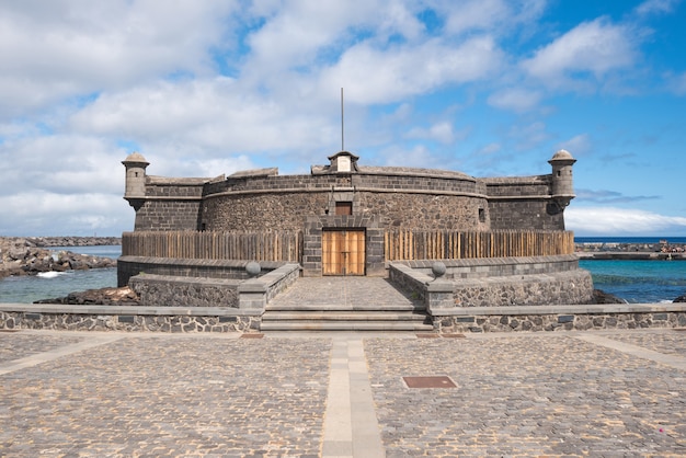 Middeleeuws vestingskasteel van St Jhon Baptist, gebouwd in 1643 Santa Cruz de Tenerife, Canary