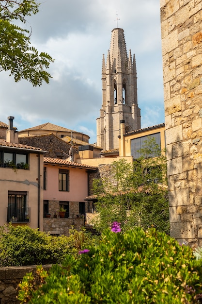 Middeleeuwse stad Girona, omgeving van Monestir de Sant Pere de Galligants, Costa Brava van Catalonië in de Middellandse Zee. Spanje