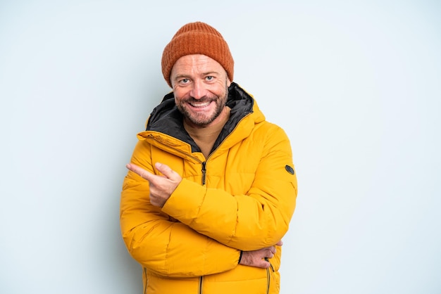 Foto bell'uomo di mezza età. concetto di tempo freddo