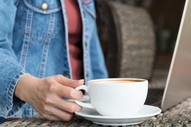 Foto sezione centrale della tazza di caffè