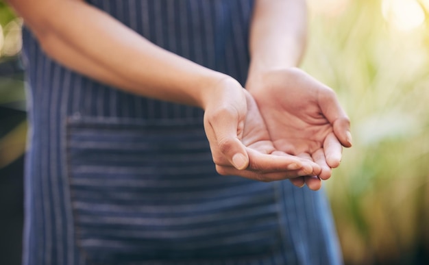 Photo midsection of couple holding hands