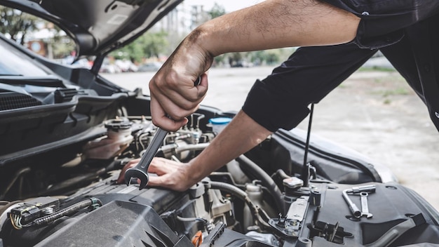 Photo midsection of man driving car