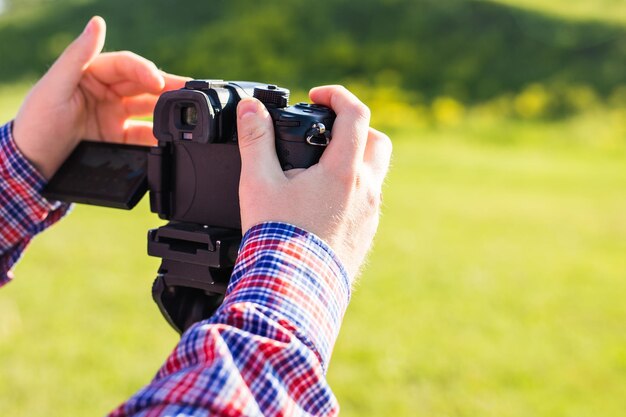 Photo midsection of man photographing