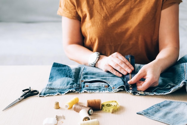 Cách Sửa Quần Jean Bị Rộng Ống