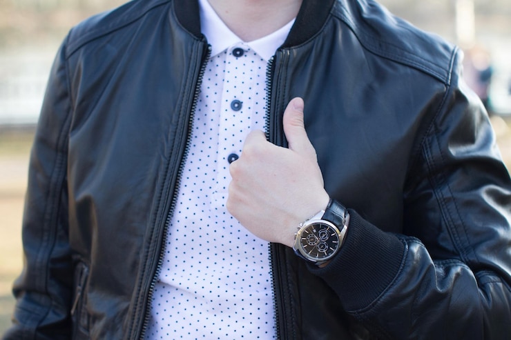 Photo 革のジャケットを着た男の中身