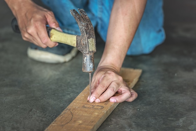 Photo midsection of man working on wood