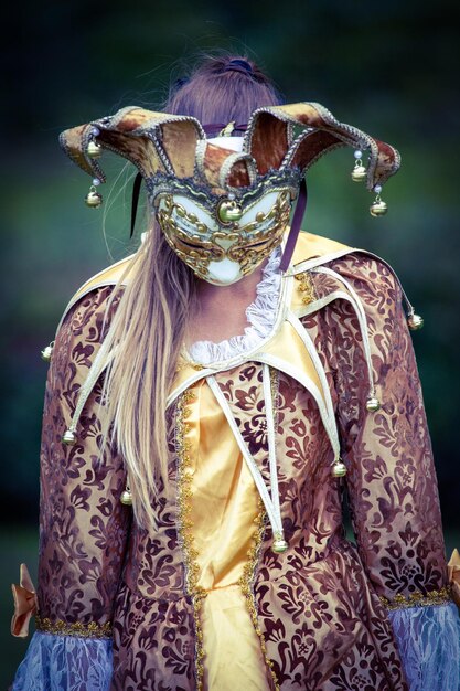 Photo midsection of woman wearing mask