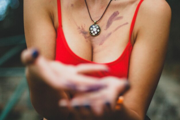 Photo midsection of woman with paint