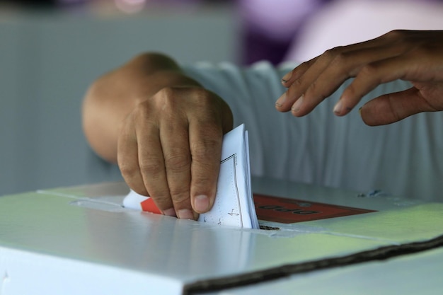 Photo midsection of woman working on table