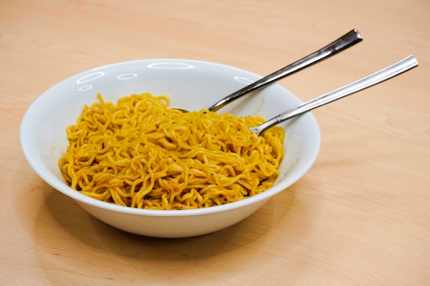 Mie Goreng of Bakmi Goreng of Fried Noodles Indonesisch eten en keuken overgenomen uit de Chinese keuken