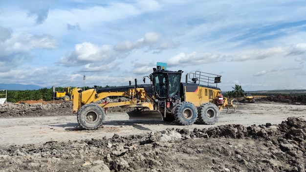 mijnbouwactiviteiten, het ophalen, vervoeren en laden van kolen bij een mijnbouwproject