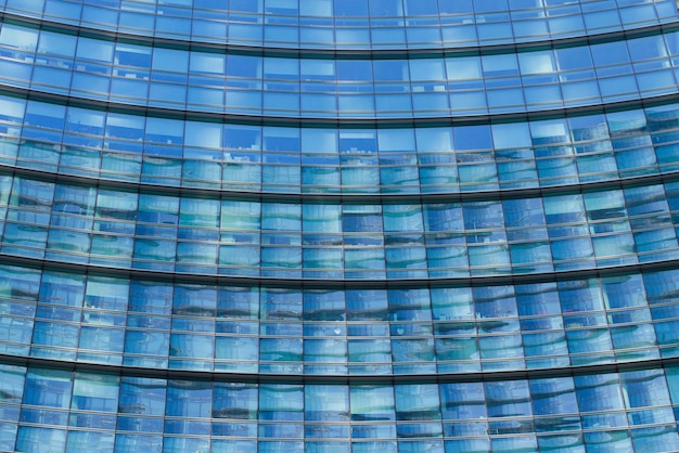 Milano, italia-30 ottobre 2016: vista del distretto finanziario. grattacieli moderni in piazza gae aulenti. torre banca unicredit