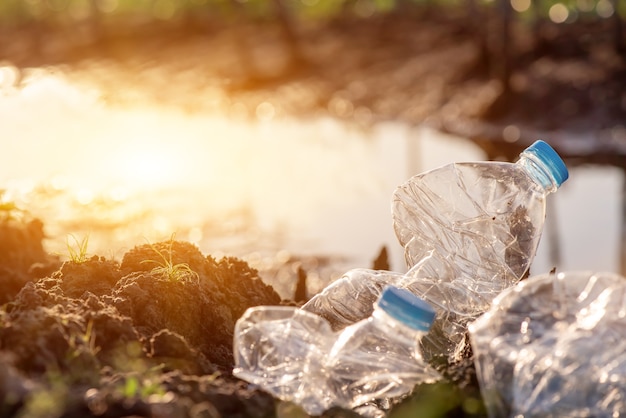 Milieu- en plasticbewustzijn. Wereld milieu dag concept. Red de aarde, red het leven.