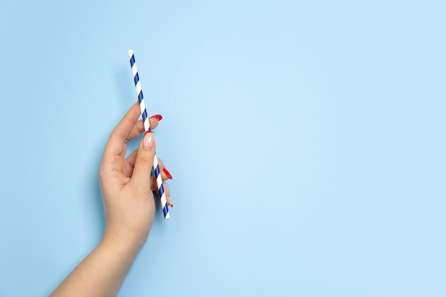 Milieuvriendelijk leven - organisch gemaakt keukengerei in vergelijking met polymeren, plastic analogen.