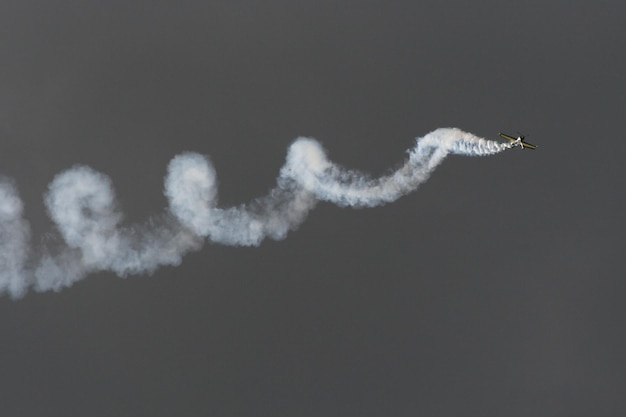 Photo military aircraft make beautiful performances at an air show in greece